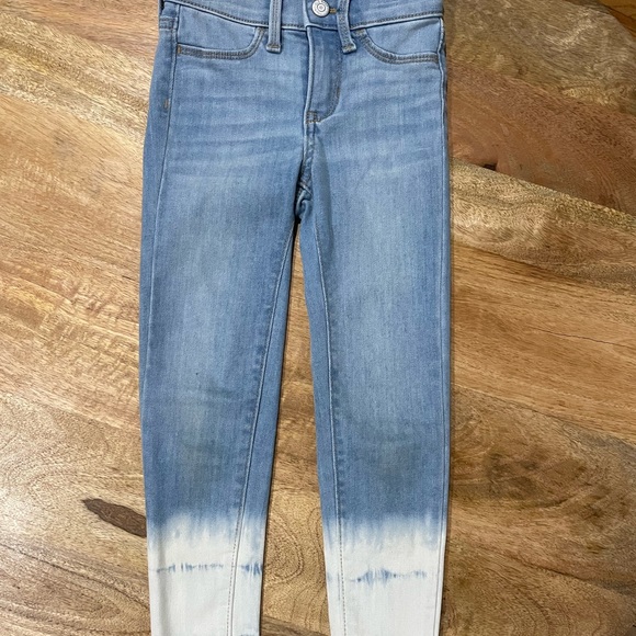 Old Navy - Little Girl Two-Toned Denim - Picture 2 of 5